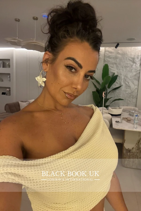 Profile Image #8 Of Fiona 