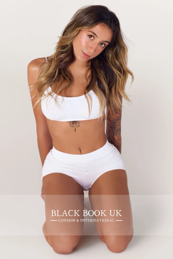 Profile Image #3 Of Luna