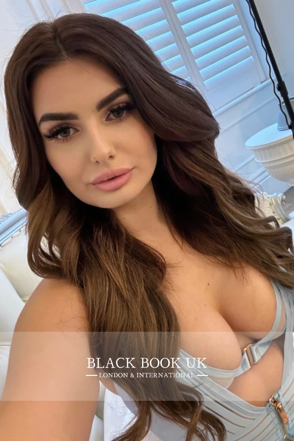 Profile Image #8 Of Ellen 