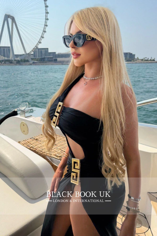 Profile Image #1 Of Dee